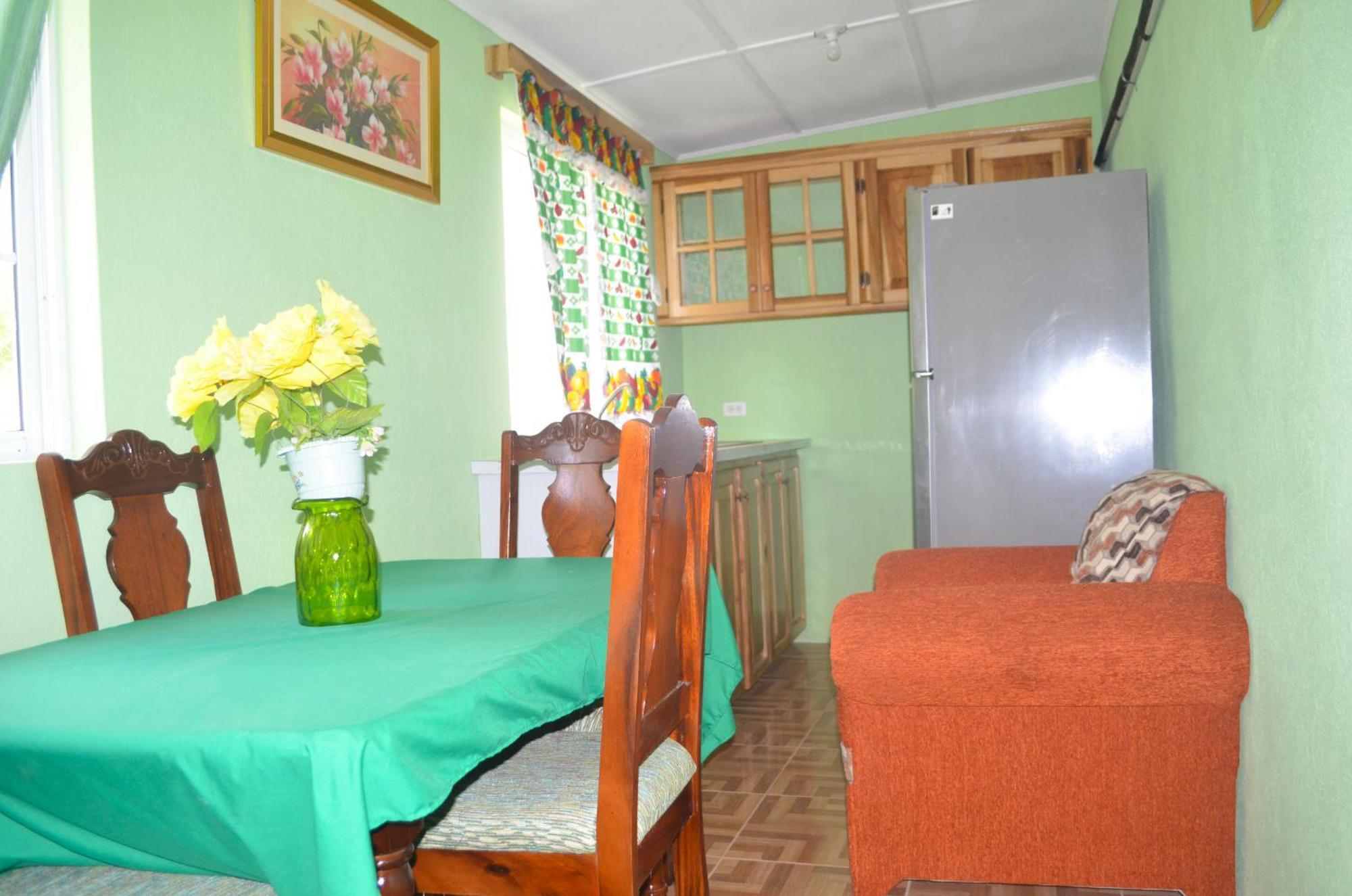 Little Shaw Park Guest House โอโชรีโอส ภายนอก รูปภาพ