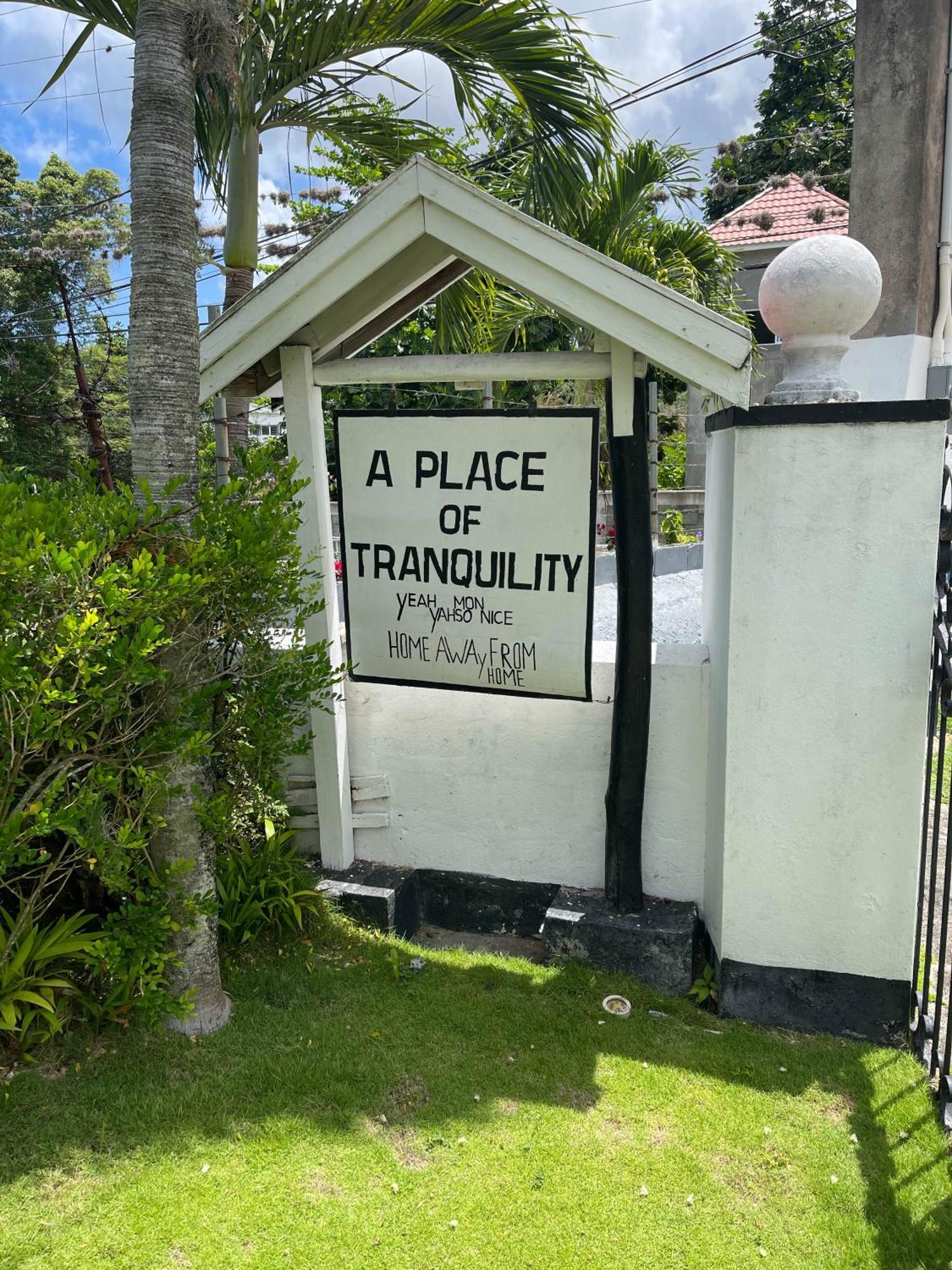 Little Shaw Park Guest House โอโชรีโอส ภายนอก รูปภาพ