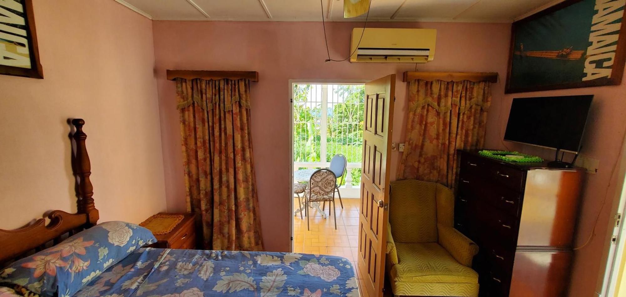 Little Shaw Park Guest House โอโชรีโอส ภายนอก รูปภาพ