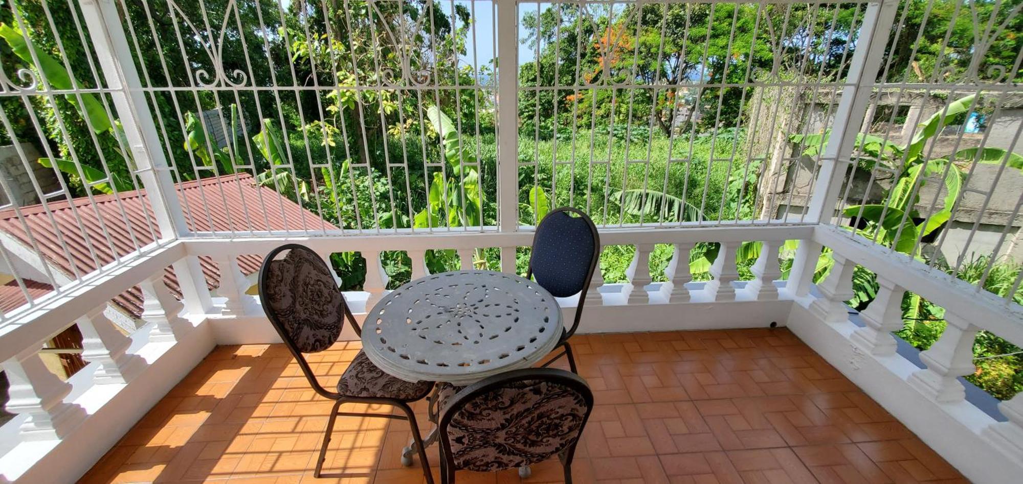 Little Shaw Park Guest House โอโชรีโอส ภายนอก รูปภาพ