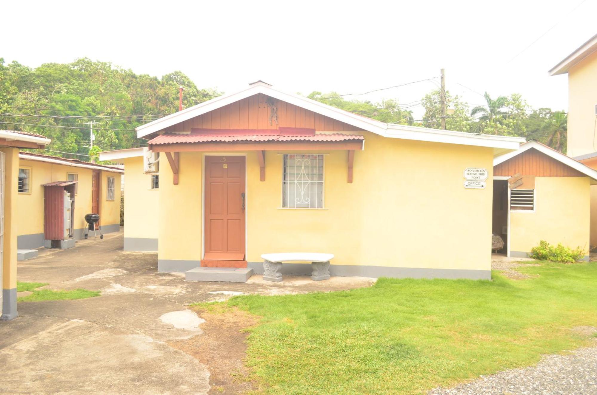 Little Shaw Park Guest House โอโชรีโอส ภายนอก รูปภาพ