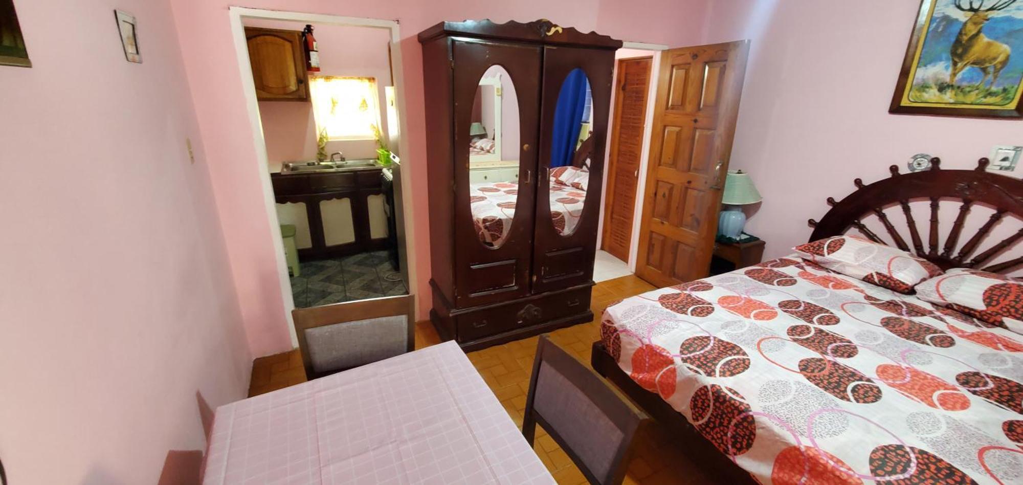 Little Shaw Park Guest House โอโชรีโอส ภายนอก รูปภาพ