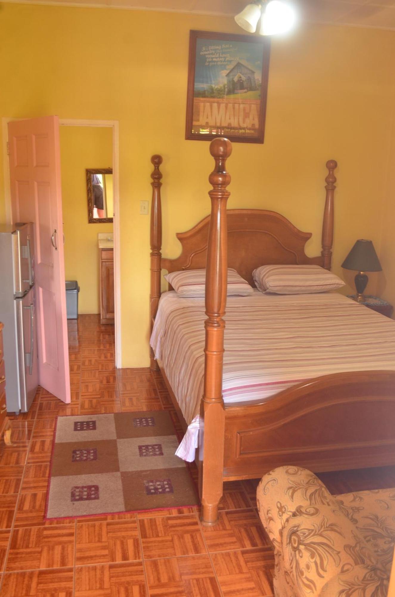 Little Shaw Park Guest House โอโชรีโอส ภายนอก รูปภาพ