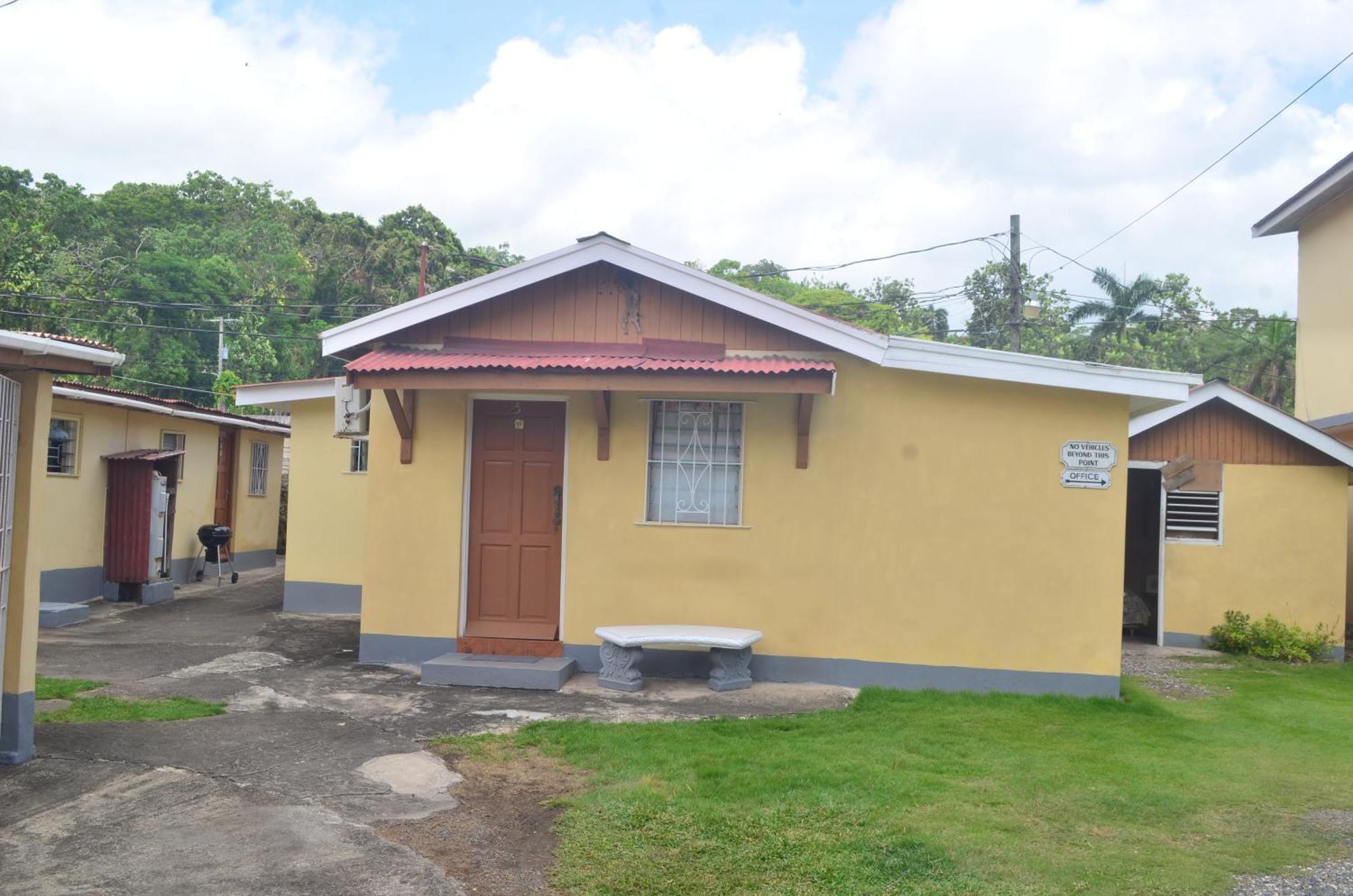 Little Shaw Park Guest House โอโชรีโอส ภายนอก รูปภาพ