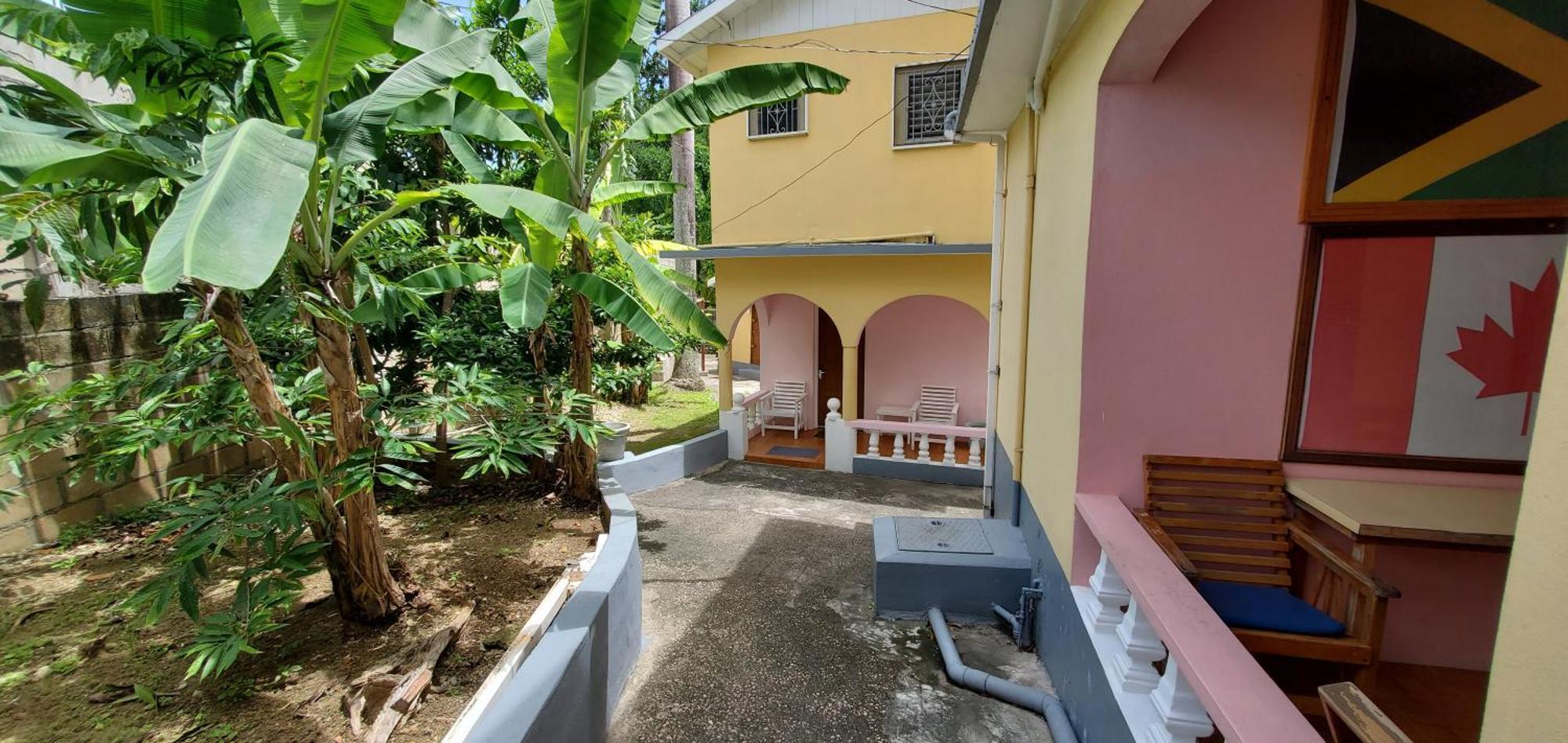 Little Shaw Park Guest House โอโชรีโอส ภายนอก รูปภาพ