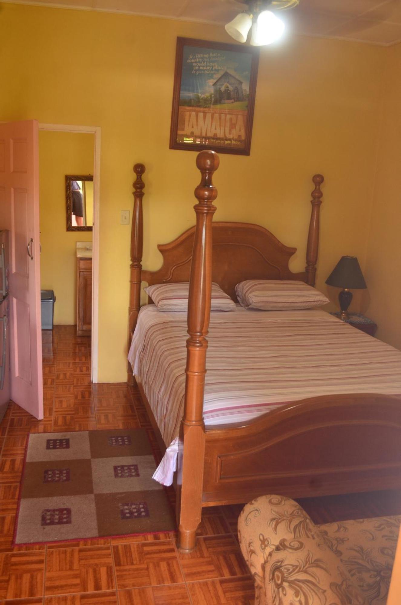 Little Shaw Park Guest House โอโชรีโอส ภายนอก รูปภาพ