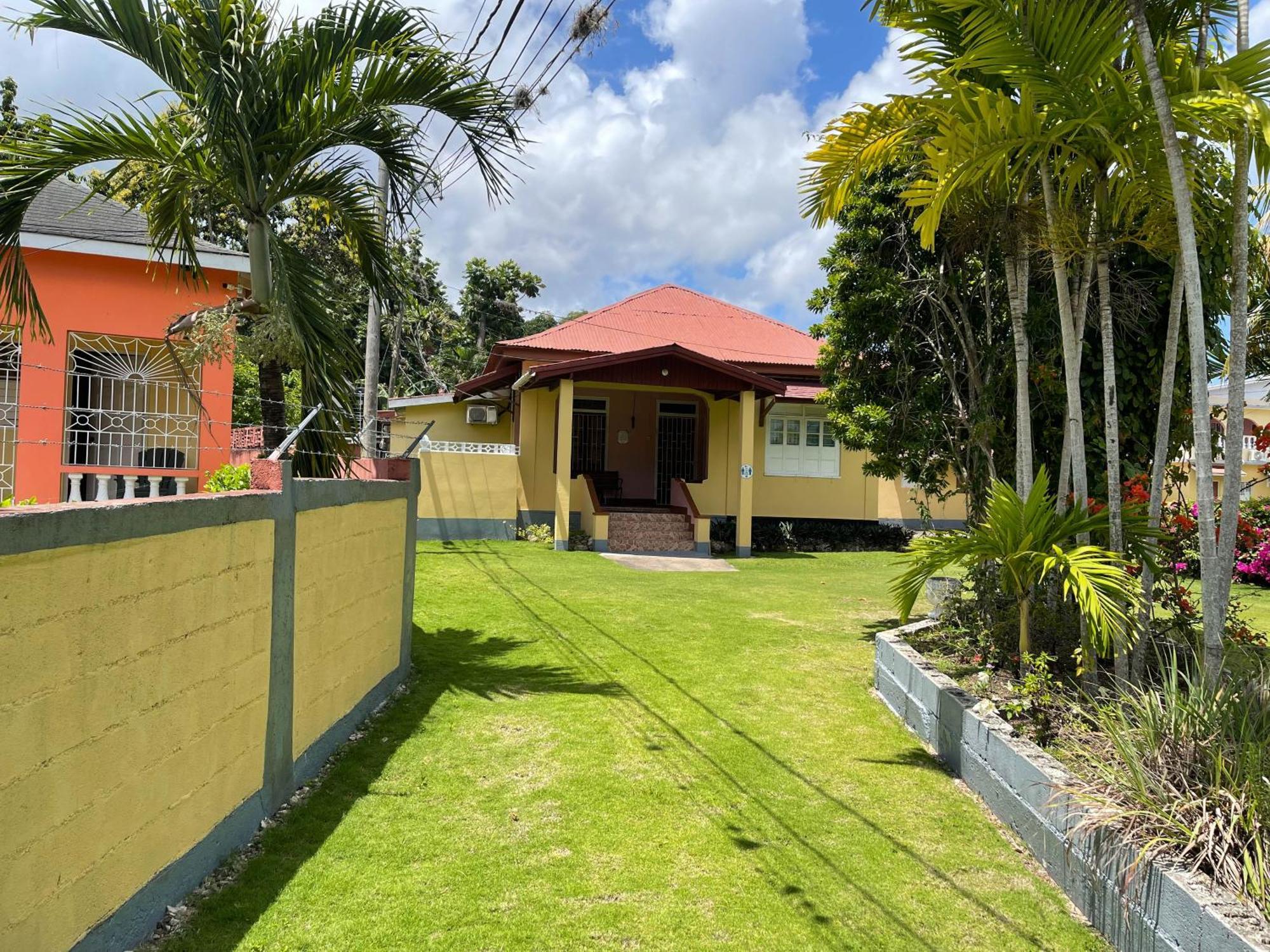 Little Shaw Park Guest House โอโชรีโอส ภายนอก รูปภาพ