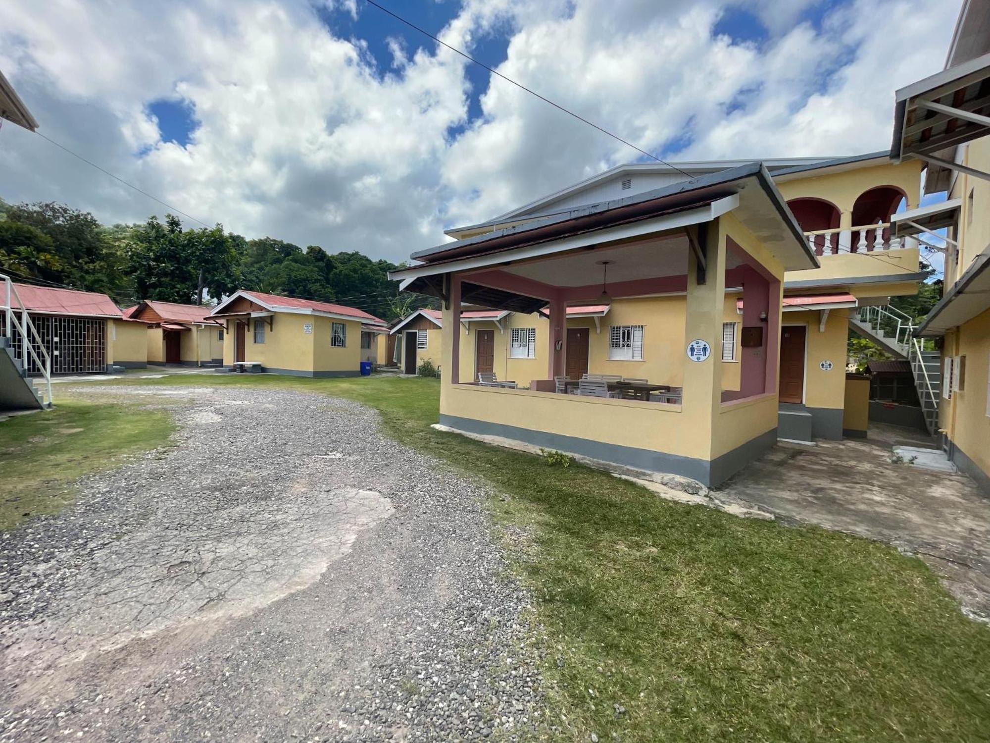 Little Shaw Park Guest House โอโชรีโอส ภายนอก รูปภาพ